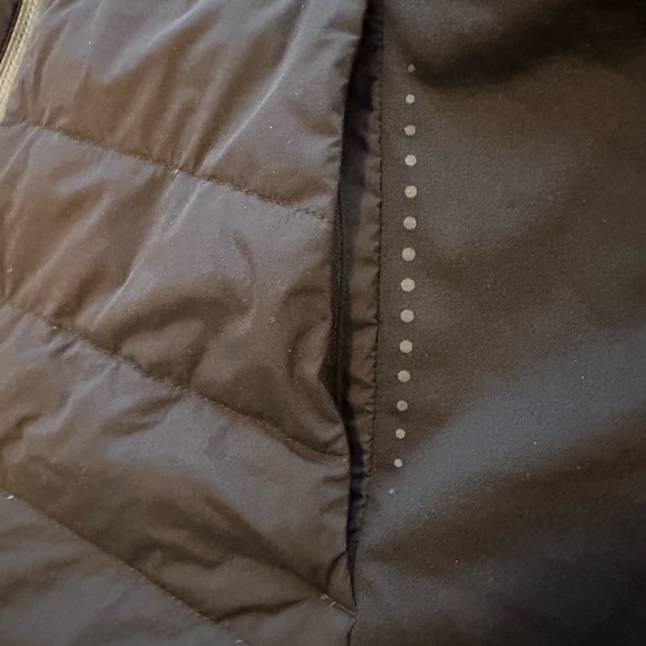 Lululemon Down For It All Running Vest Women’s Black Size 8 - Picture 5 of 6